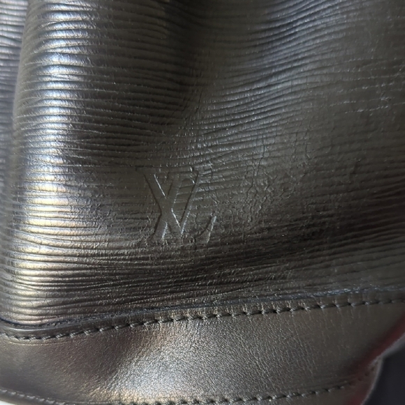 Louis Vuitton Black Epi Bucket Bag Vintage 80s - Picture 3 of 11